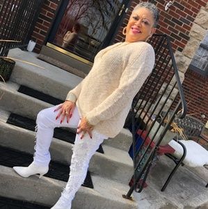 Meet your Posher, Virginia dee